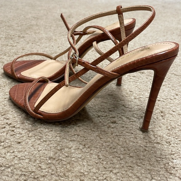 Express women strap brown heels. Size 6 - Picture 5 of 6